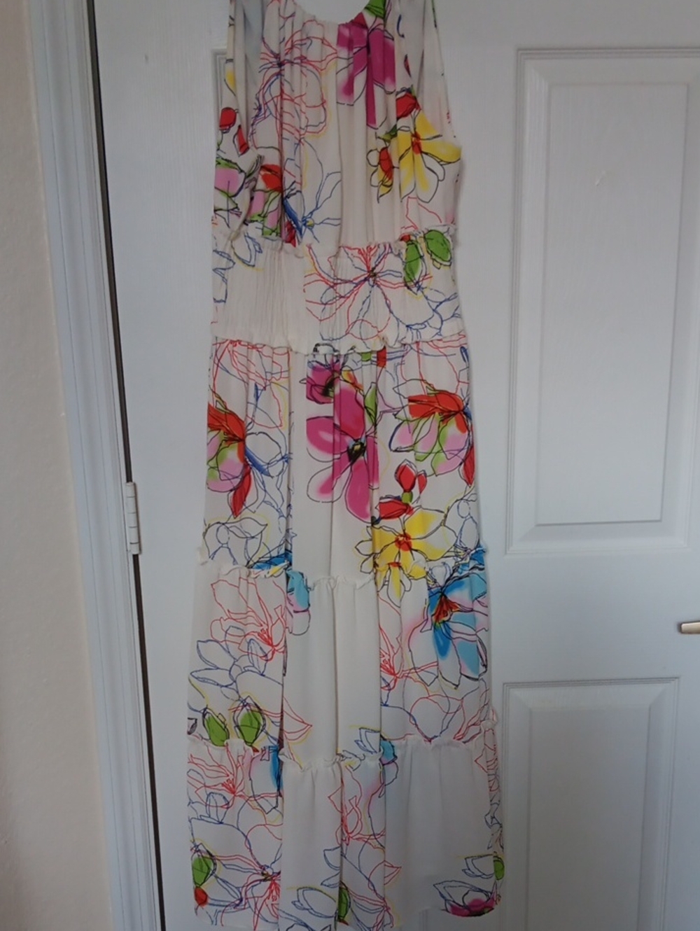 Bleeker 126 White Floral Tiered Midi Dress.Size 6